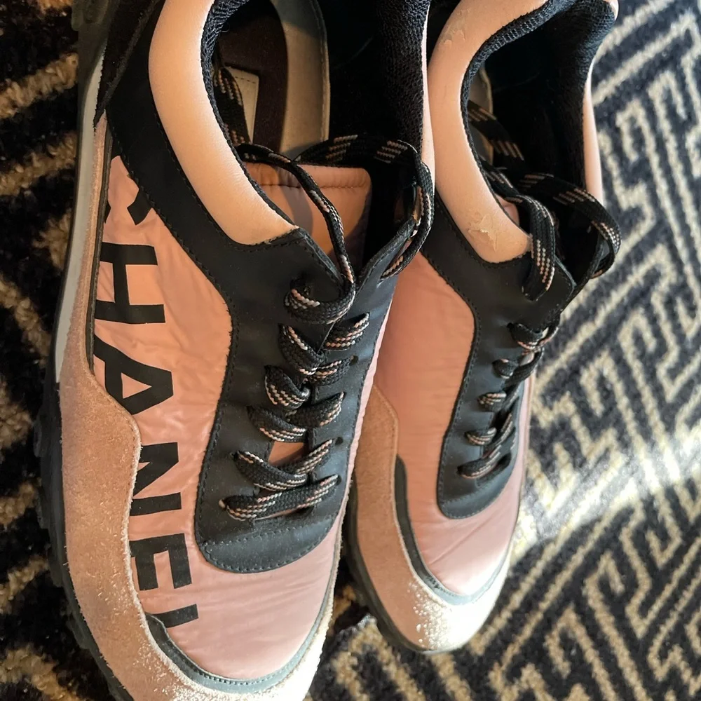 Chanel CC Logo. Nylon and Calfskin Suede Sneakers - Picture 3 of 11